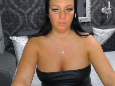 Unser Webcam Babe zeigt ihre BH Größe F für den Sex Chat