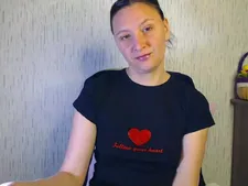 Online Webcam Dame demonstriert die Körbchengröße A Brüste für den Sex-Chat