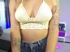 Eines der beliebtesten Camgirls während einer erotischen Webcam-Sex-Session