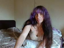 Diese Webcam Frau zeigt die BH Größe B Busen für die Sex Webcam