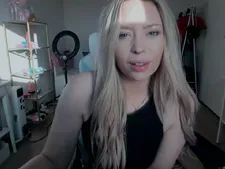 Unser Webcam Girl zeigt ihre BH-Größe D für die Cam