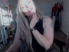 Erotischer Schnappschuss des wunderschönen Körpers von Webcam Babe Ninaxnina