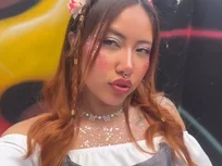 Glitzer und ein sanfter Blick